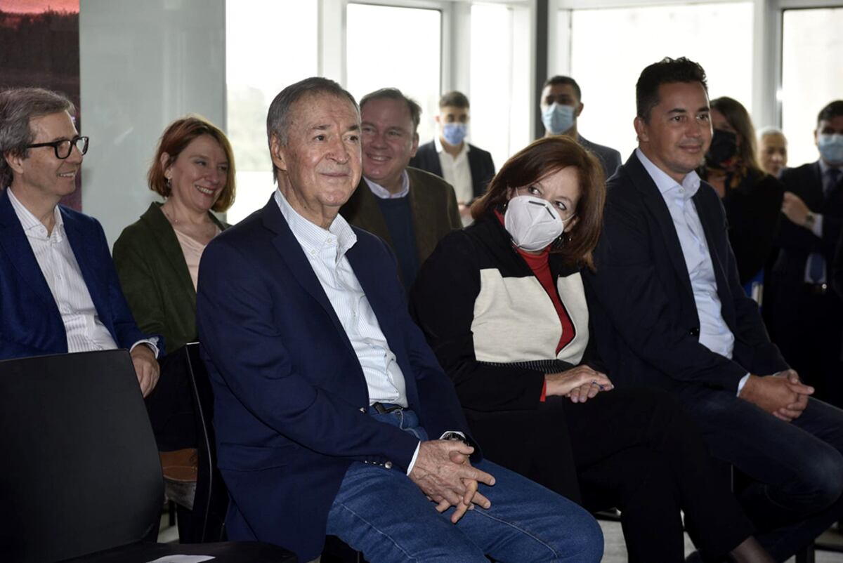 Inauguración. Junto a la senadora Alejandra Vigo, el gobernador Juan Schiaretti participó el lunes pasado de la inauguración del Campus Norte de la UNC. (Ramiro Pereyra)