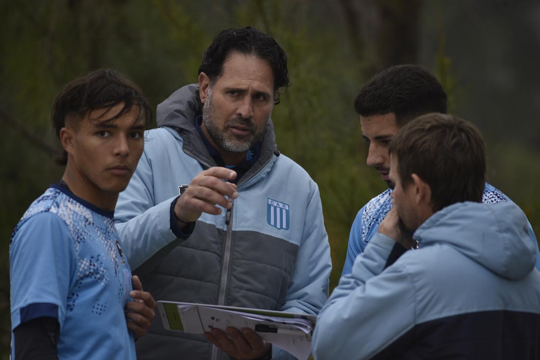 Imágenes del amistoso entre Talleres y Racing de Nueva Italia. (Ramiro Pereyra / La Voz)