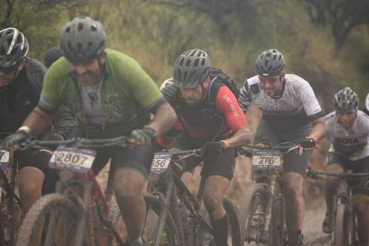 Desafío Río Pinto, día2. La competencia más convocante de MTB a nivel continental, con una inscripción de 5500 participantes, un récord histórico. (La Voz)