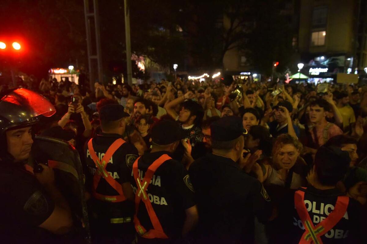 cacerolazo en patio olmos