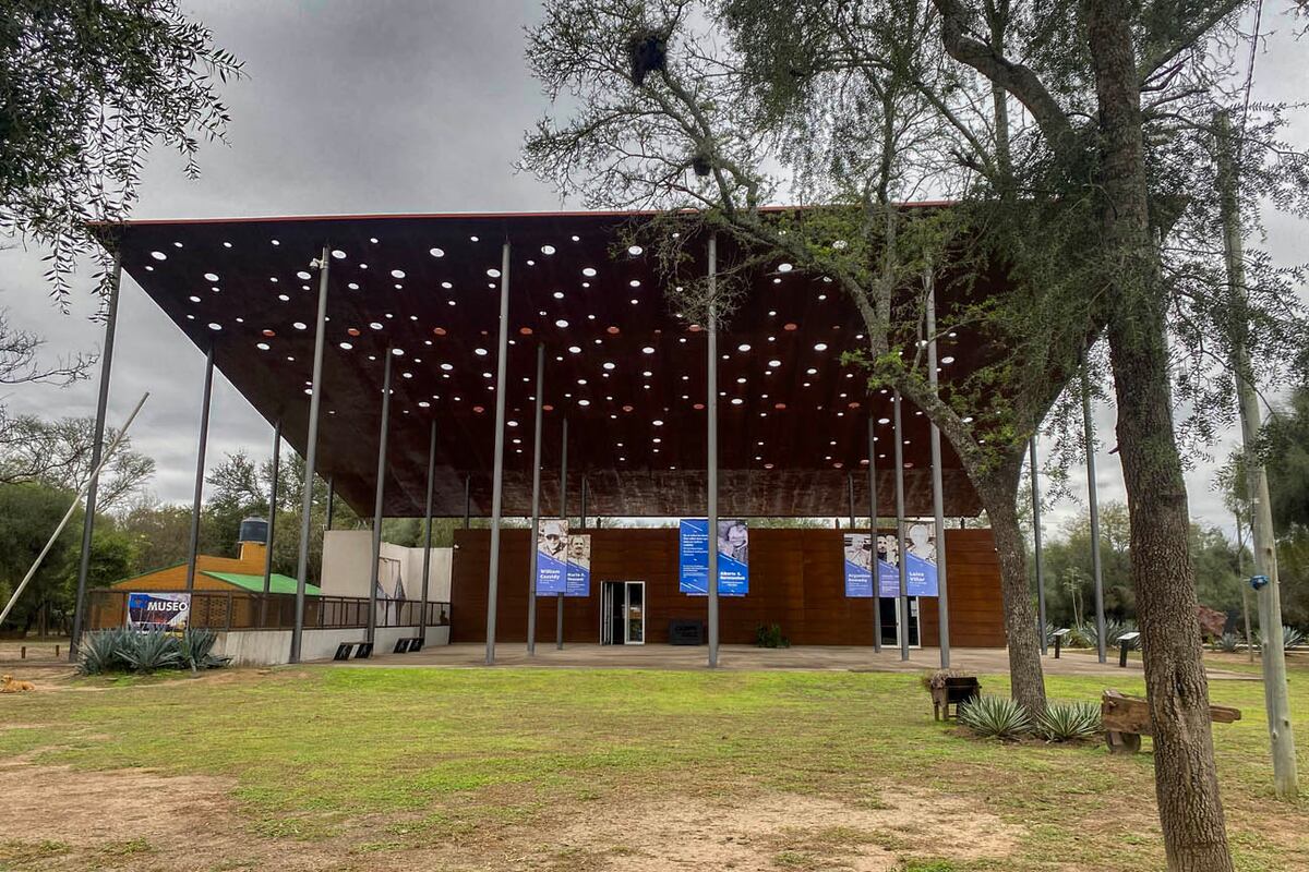 Museo. Centro de interpretación de una de las "lluvias" de meteoritos más grandes jamás encontradas y registradas en la Tierra.