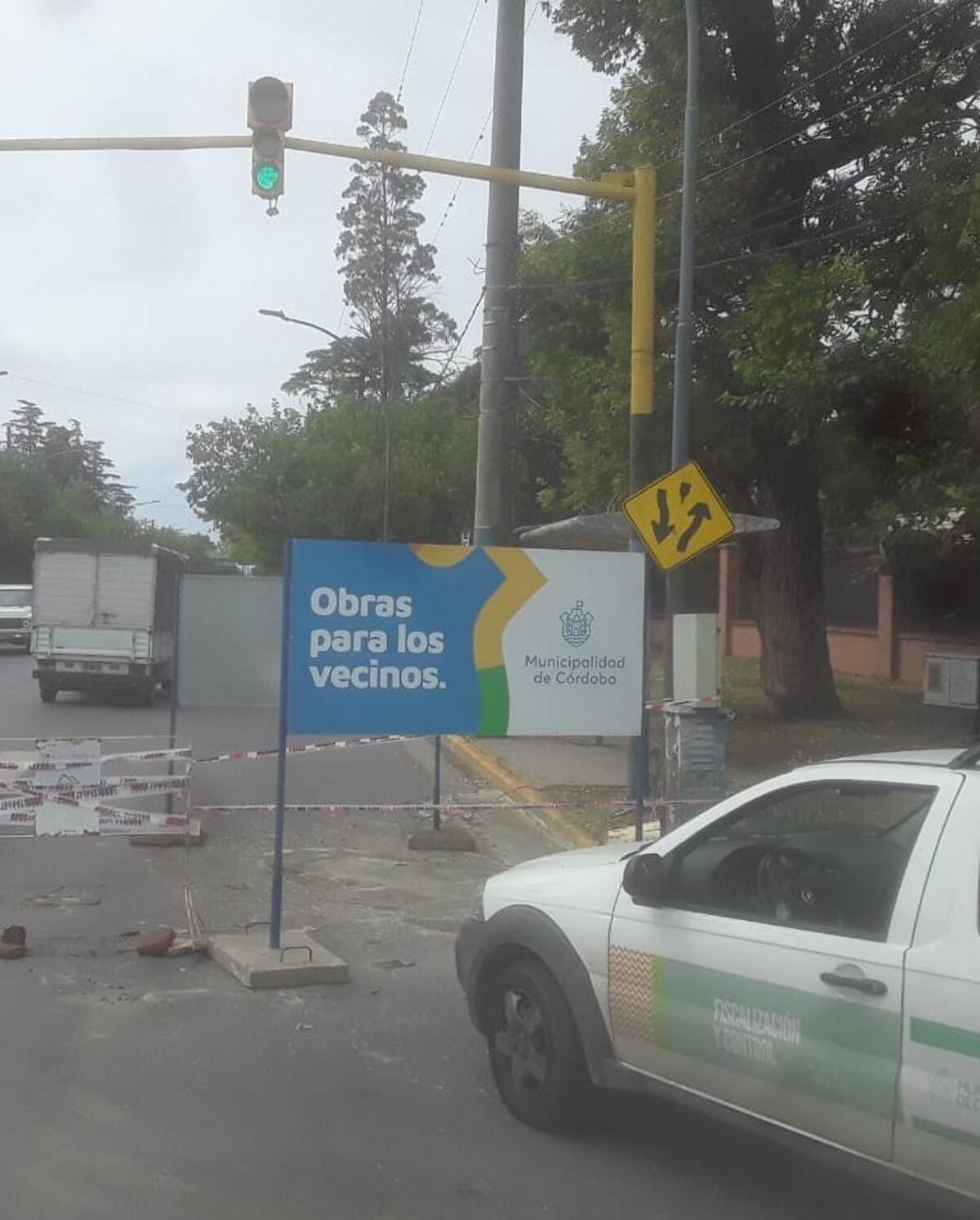 La Municipalidad reparó el bache de avenida Valparaíso. (Municipalidad de Córdoba)