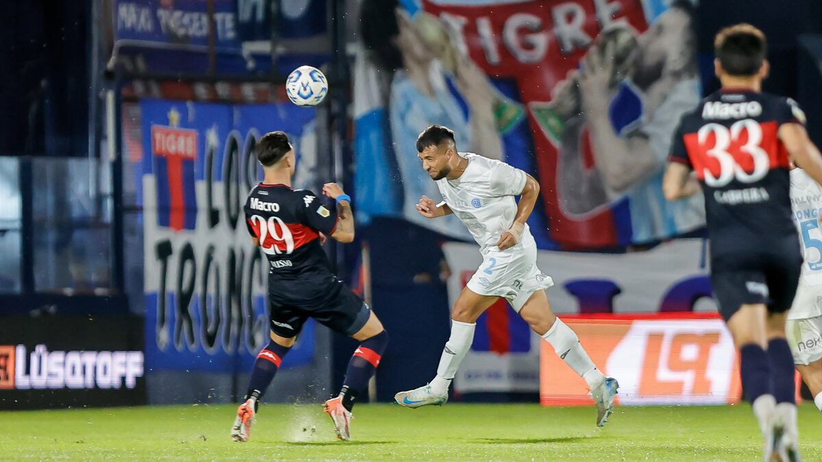 Belgrano en su partido ante Tigre. (Prensa Belgrano).