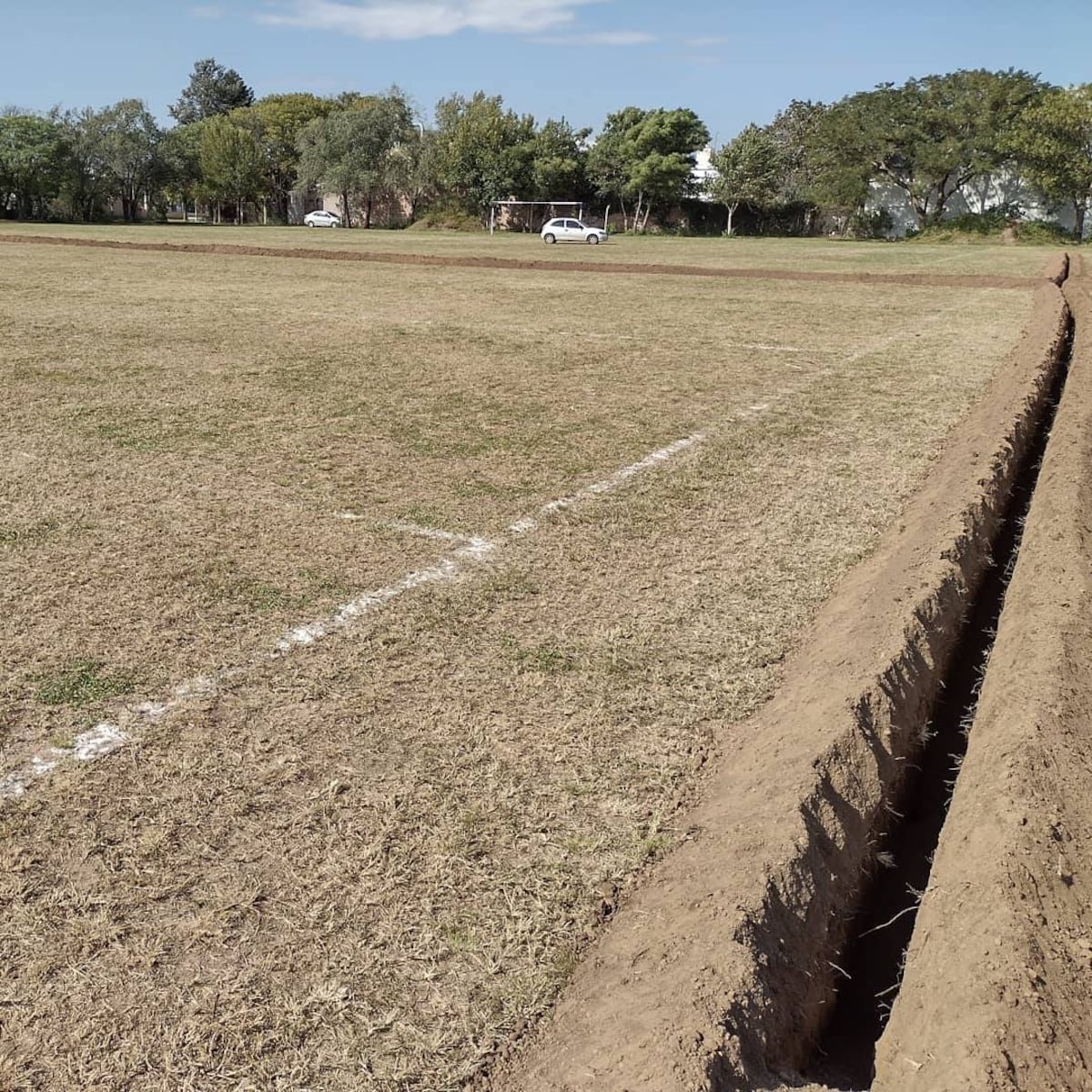 Los trabajos que hicieron en la cancha de Santa Elena de Colonia Tirolesa. (Facebook Club Atlético Santa Elena).