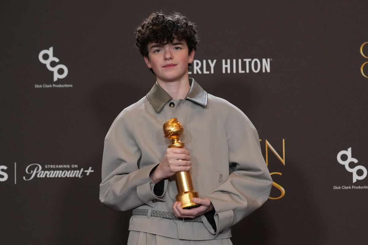 El joven Owen Cooper ganó como mejor actor de reparto en televisión por su papel en "Adolescencia". (AP Photo/Chris Pizzello).