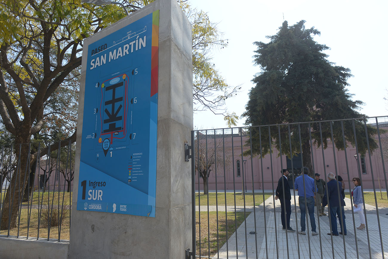 Recorrida por la ex Penitenciaría Cárcel de barrio San Martín. Avence de las Obras de parquización. (José Gabriel Hernández / La Voz)