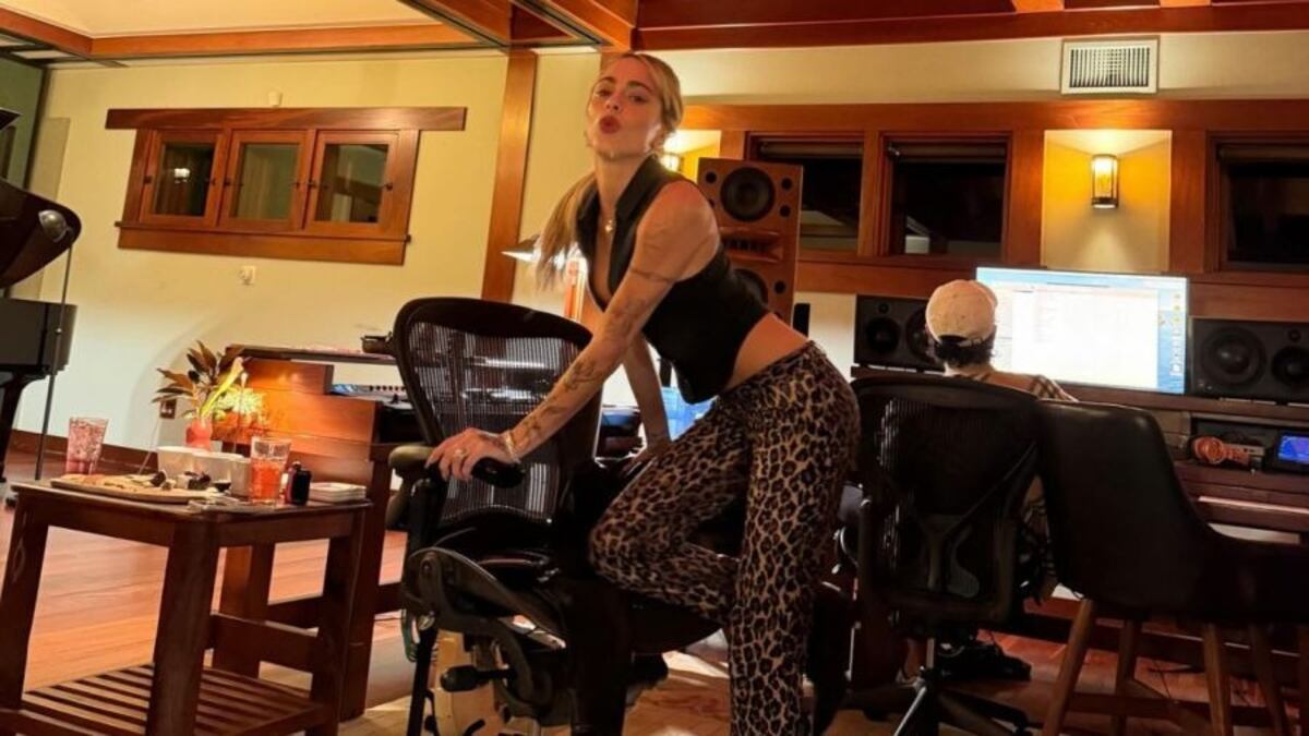 Tini Stoessel y Rodrigo De Paul eligieron una casa en Los Ángeles: así es su refugio de estilo japonés.