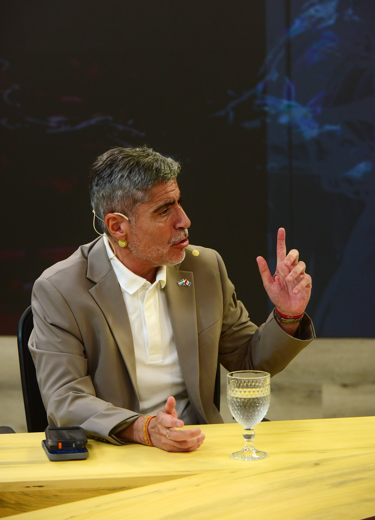 El ministro de seguridad Juan Pablo Quinteros en el programa Voz y Voto. (Nicolás Bravo / La Voz)