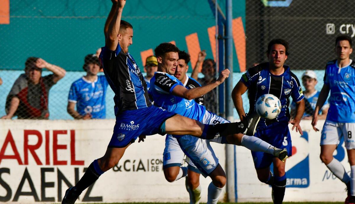 Estudiantes de Río Cuarto recibió a Almagro por la Primera Nacional. (Tomy Fragueiro / La Voz)