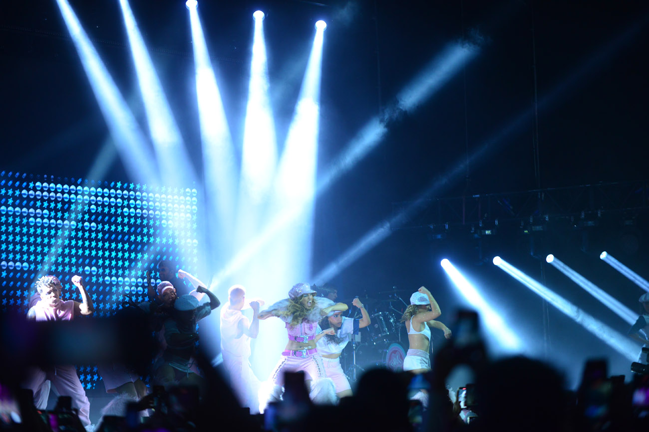 Emilia Mernes brindó un show en el Quality Arena con una enorme convocatoria de público.  (Nicolás Bravo / La Voz)