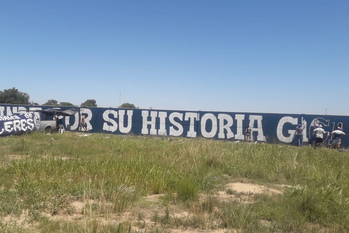 El mural de Talleres en Villa Boedo fue realizado por hinchas de 10 barrios diferentes de Córdoba.