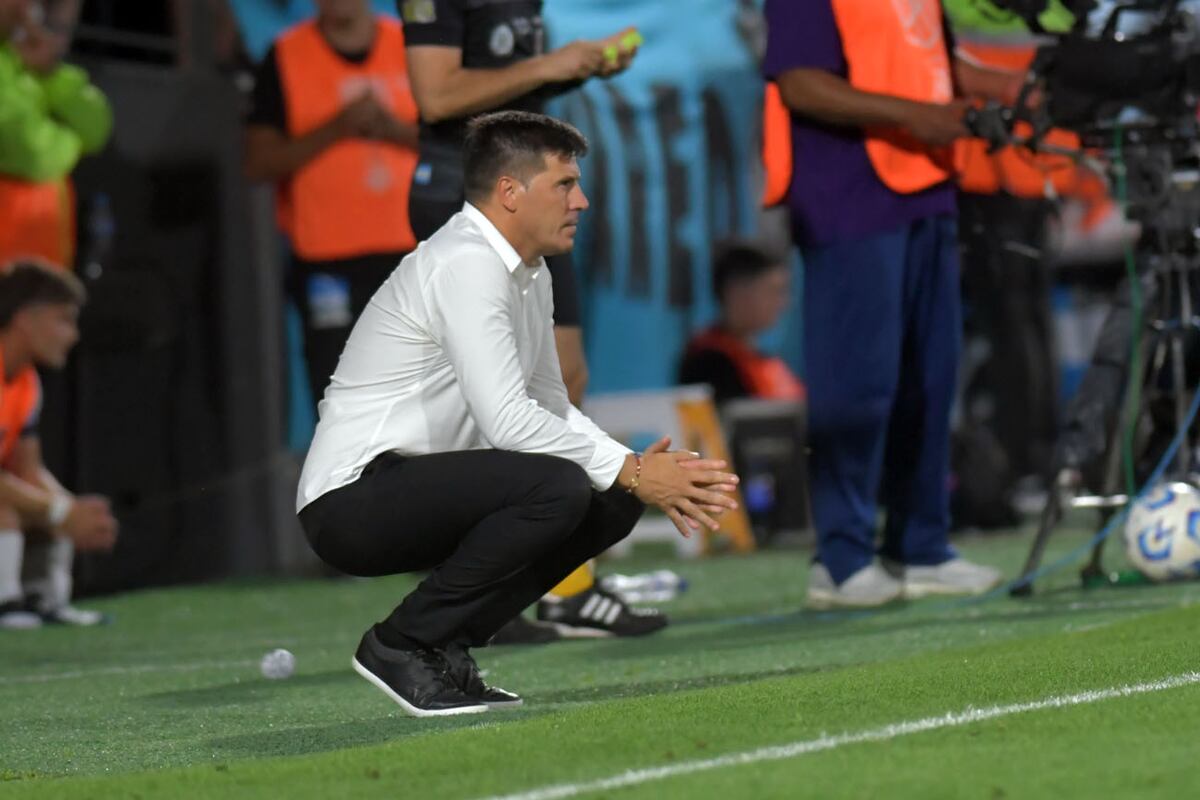 Juan Cruz Real en su último partido como entrenador de Belgrano (Javier Ferreyra / La Voz).