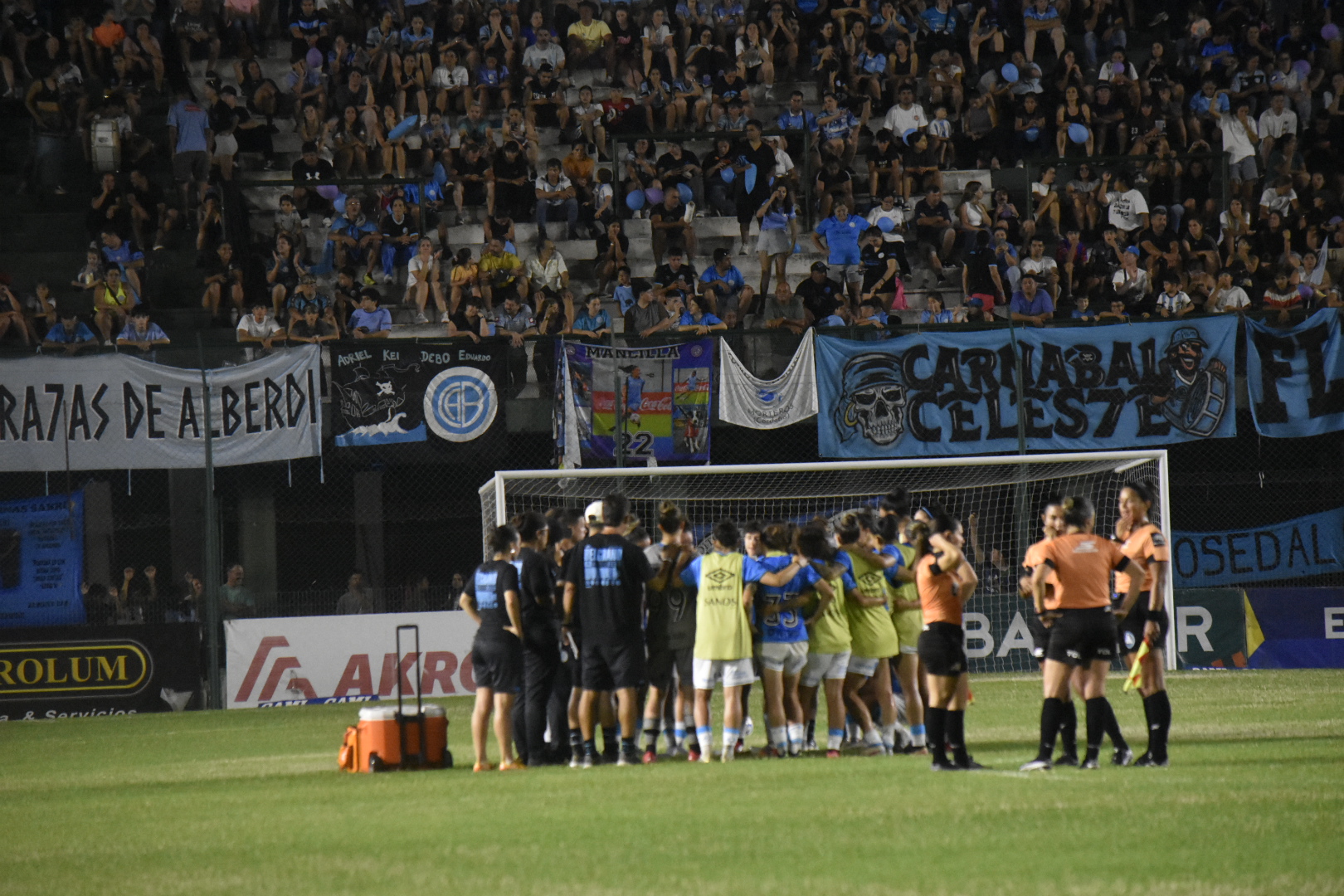 La gente de Belgrano acompañó este domingo a su equipo en San Francisco. (La Voz)