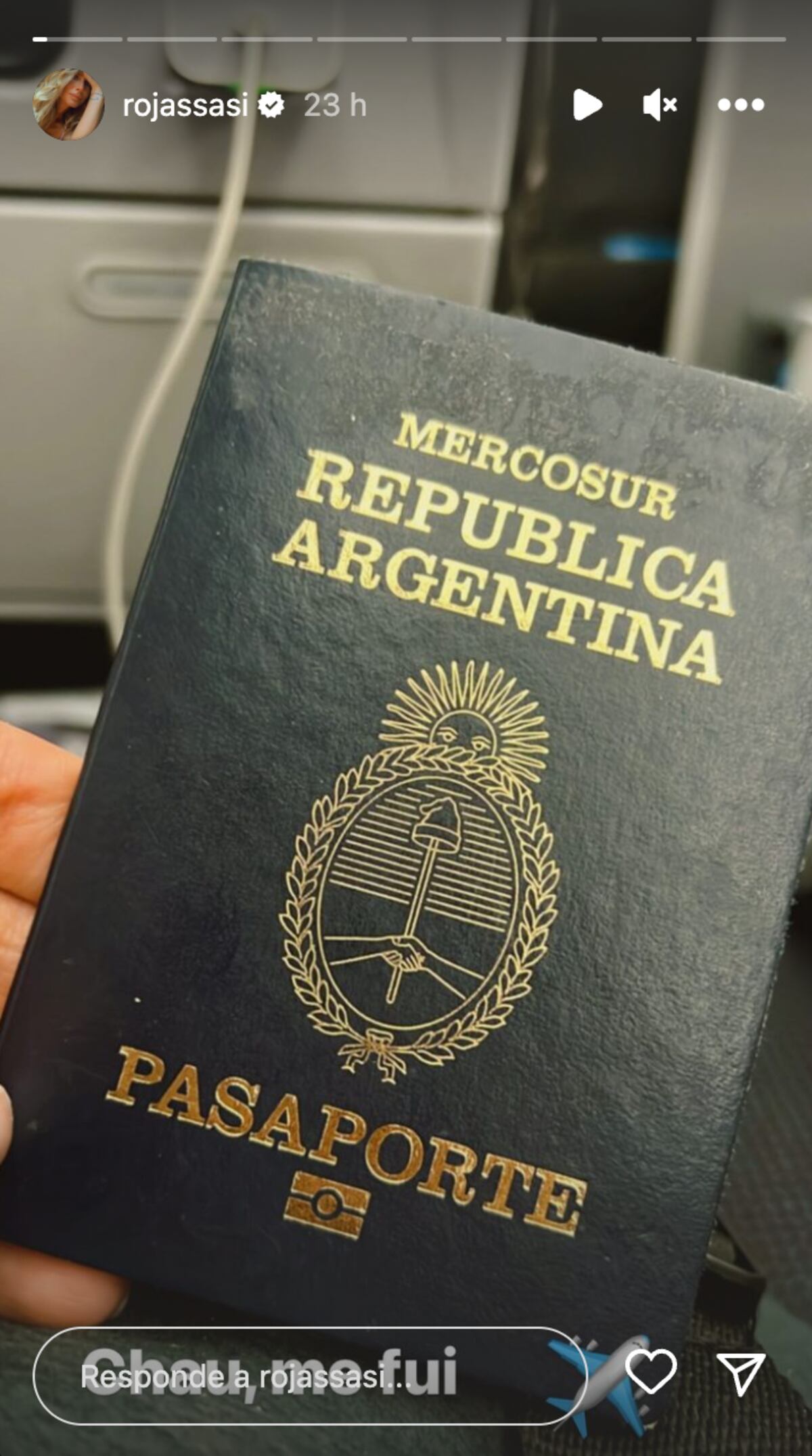 Sabrina Rojas se fue del país.
