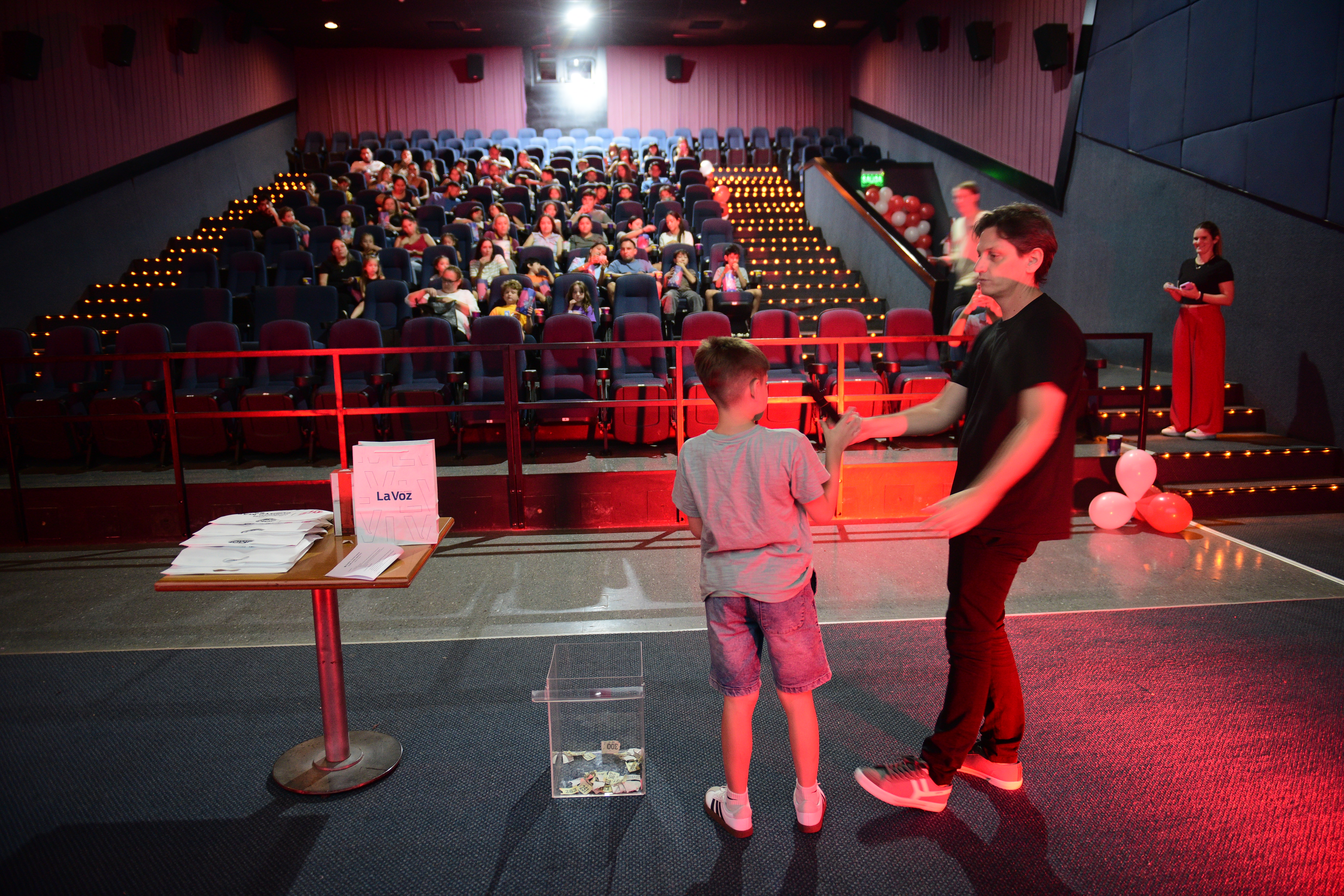 Hinchas de Instituto asistieron a un función de cine en los cines del Dino como parte de una acción de Club La Voz con socios. (Javier Ferreyra / La Voz)