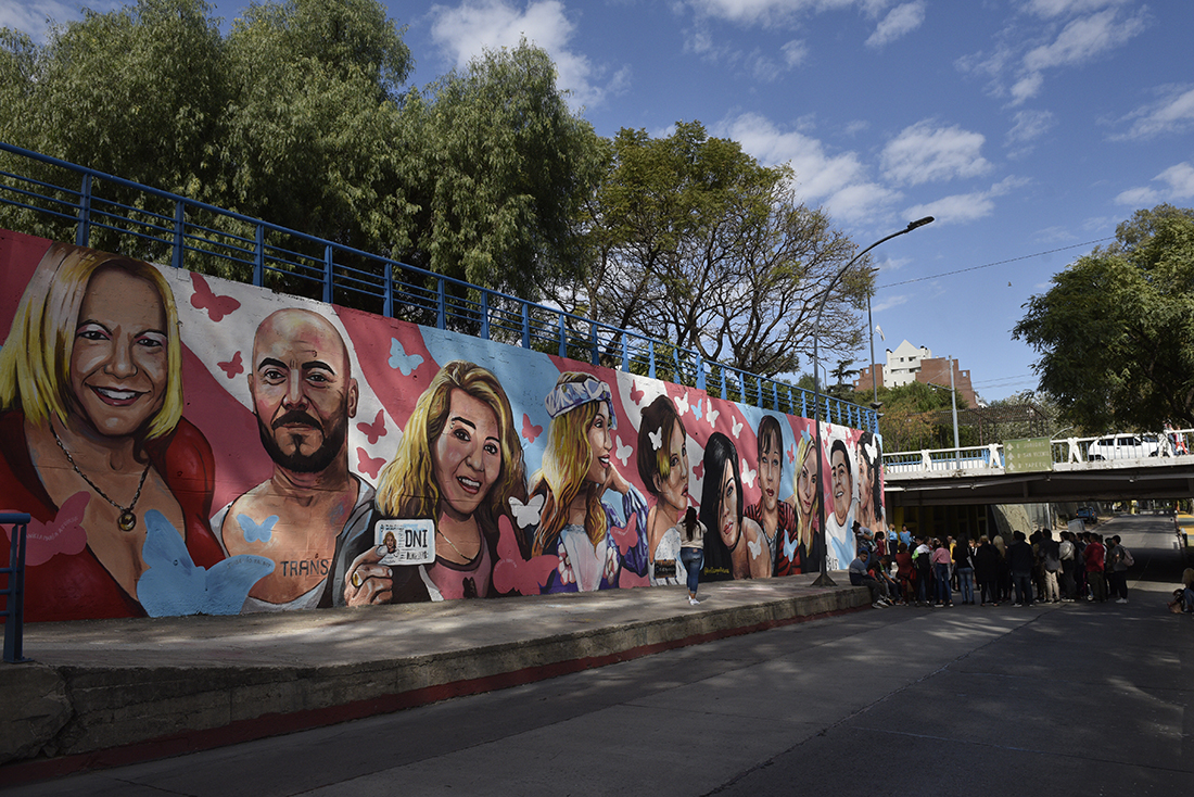 El mural que rinde homenaje a personalidades trans de Córdoba. (Ramiro Pereyra / La Voz)