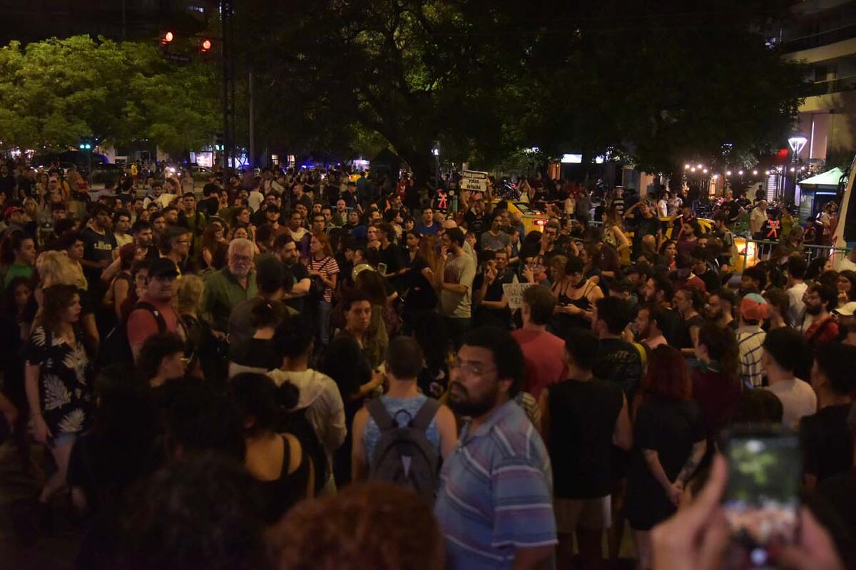 cacerolazo en patio olmos