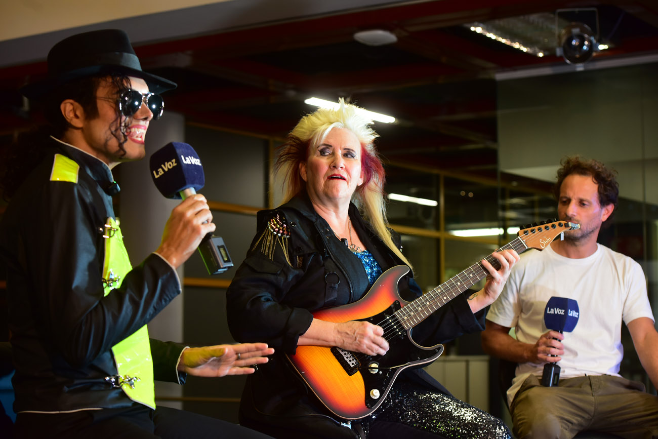 Lenny Jay (imitador de Michael Jackson) y Jennifer Batten (ex guitarrista de Michael Jackson) presentando su show "This is Michael".  (Nicolás Bravo / La Voz)