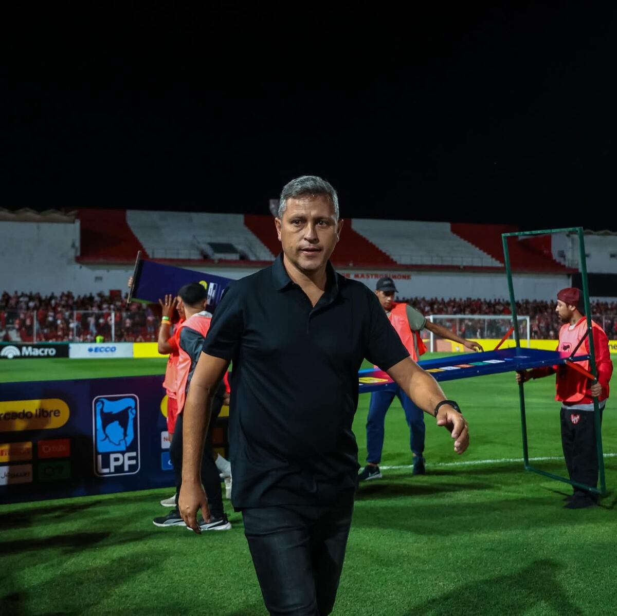 Instituto recibió a Central Córdoba en el Monumental. Diego Flores, el DT que debutó. (Prensa Instituto)