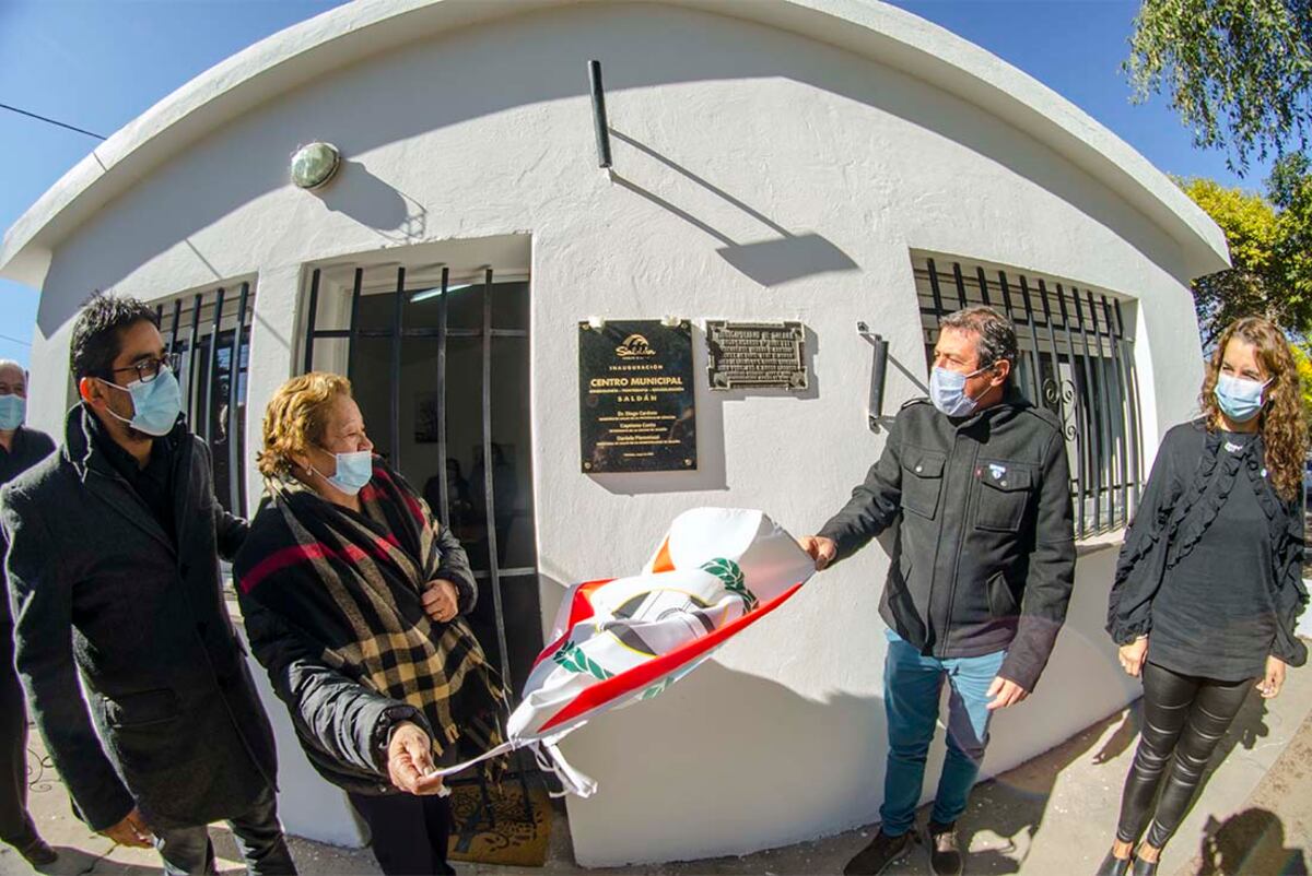 El Ministro de Salud de Córdoba destacó el compromiso de Canto con el servicio sanitario. (Foto: Municipalidad de Saldán).