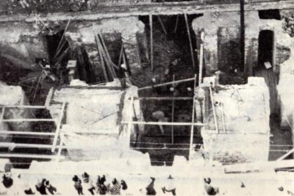 Cripta Jesuítica del Antiguo Noviciado. Tareas de rescate en 1989. (Grupo Speleo Túnel / Grupo Edisur)
