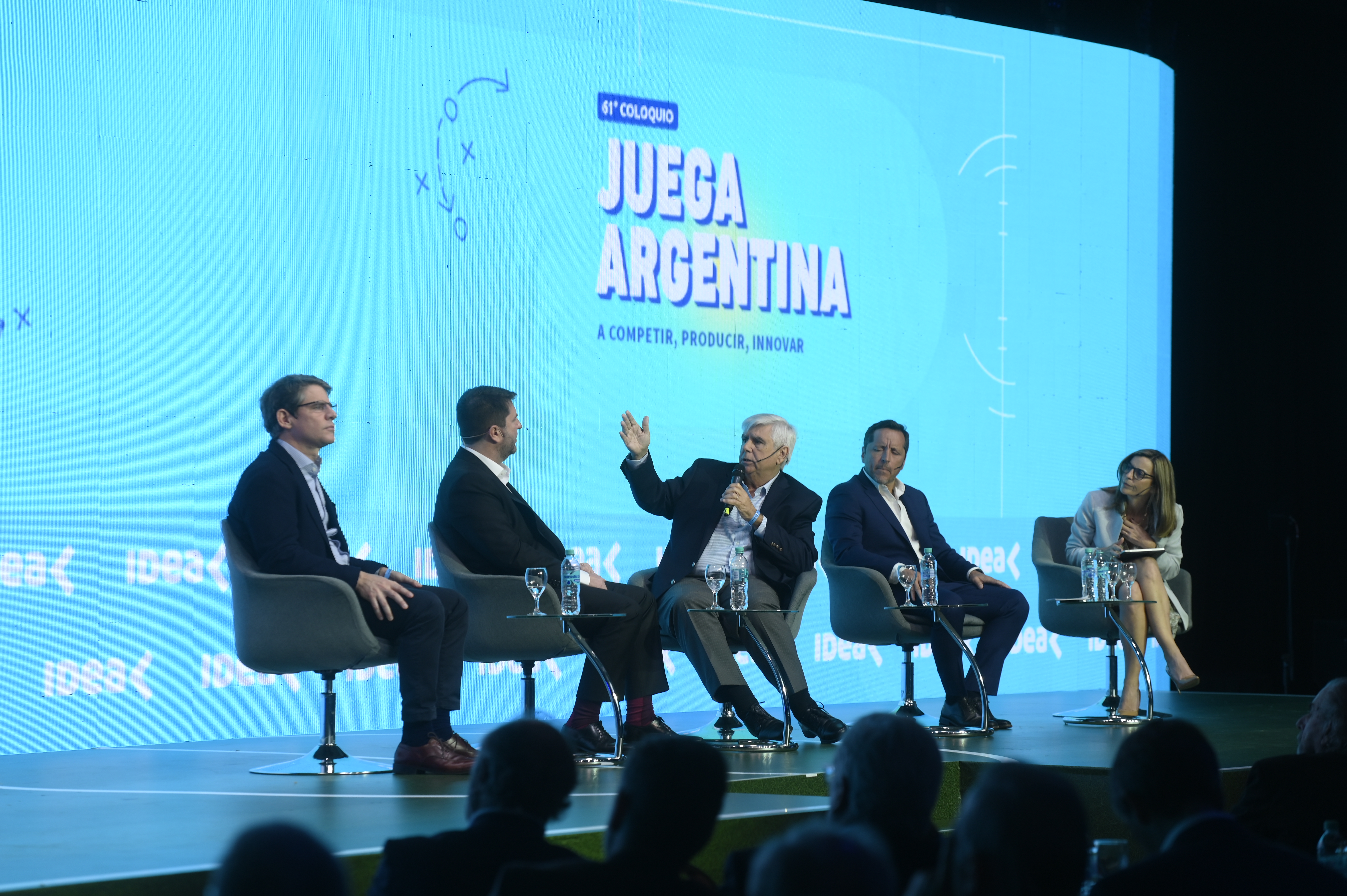 Los CEO de grandes empresas advirtieron que el nivel de evasión en el comercio ronda el 55%, y la informalidad laboral alcanza el 60%.