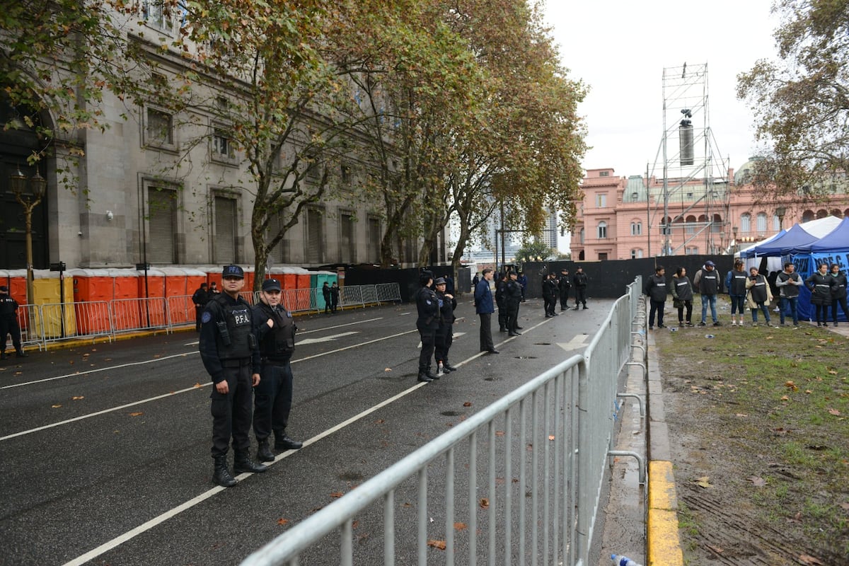 La previa del acto kirchnerista. (La Voz / Federico López Claro)
