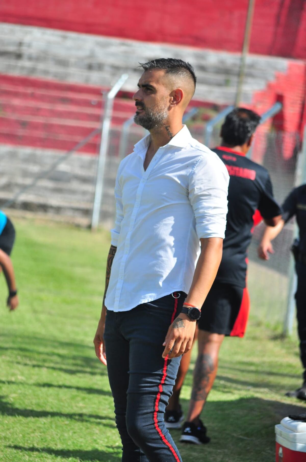 Alejandro "Buluca" Luna, DT de Universitario. Fue jugador de Instituto y Racing. (Gentileza Instagram universitario.futbol).