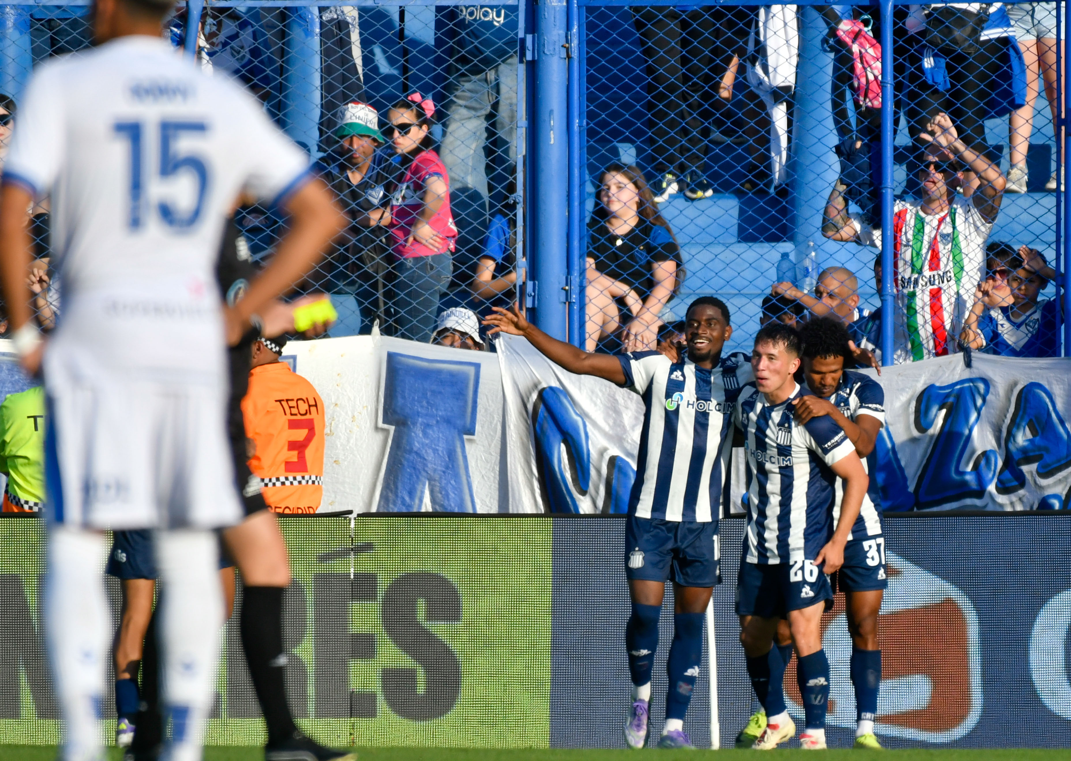 Vélez ante Talleres por la fecha 14 del Clausura. (Fotobaires).