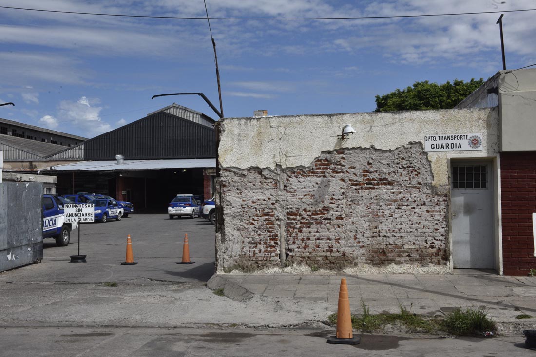 También hubo allanamientos en Transporte de la Policía, donde trabajaba uno de los principales acusados. ( Ramiro Pereyra / La Voz)