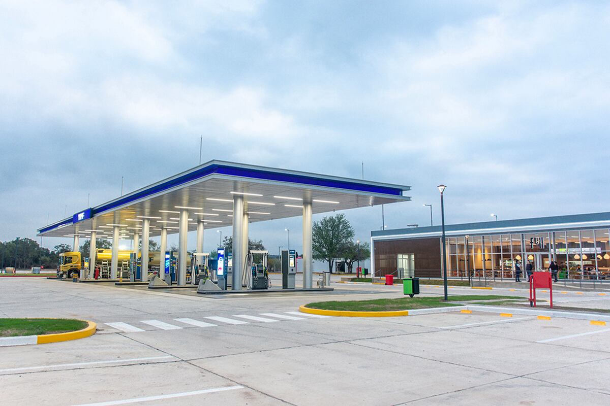 Nueva estación de servicio YPF en San José de la Dormida