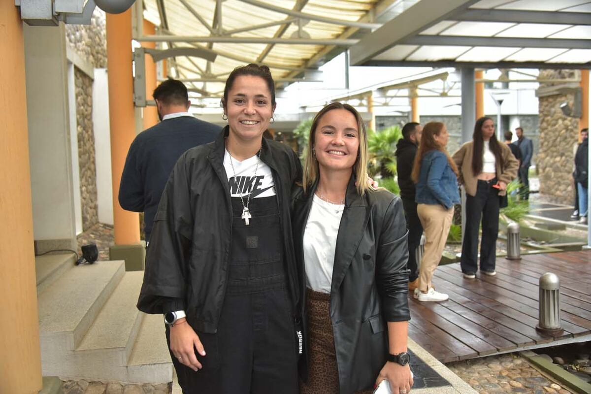 Florencia Pianello y Yamila Cazón en los Premios Estímulo. (Facundo Luque / La Voz)