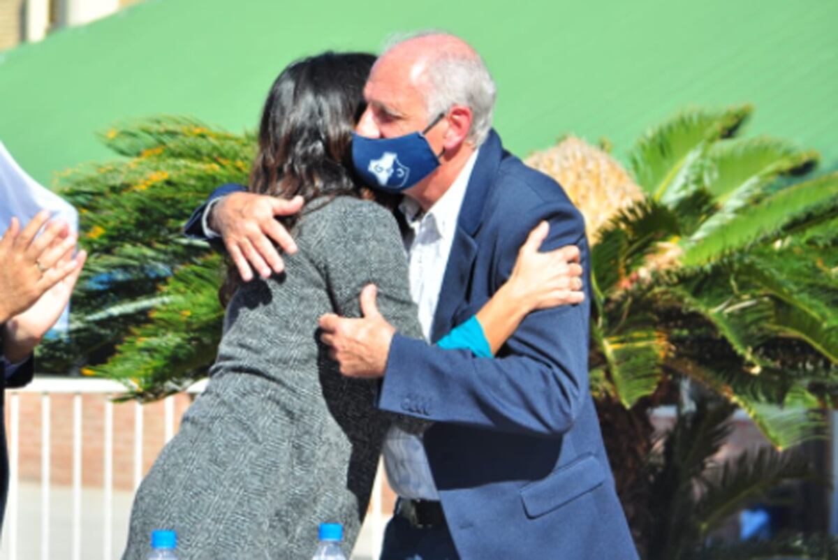 Natalia de la Sota y Felauto estuvieron juntos en el club en el acto de este martes (Foto: Prensa GPJ).