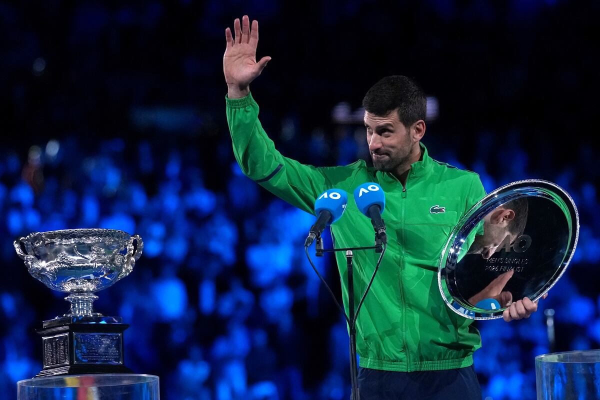 Alcaraz venció a Djokovic en Australia y se convirtió en el campeón más joven de los cuatro Grand Slam. (AP)