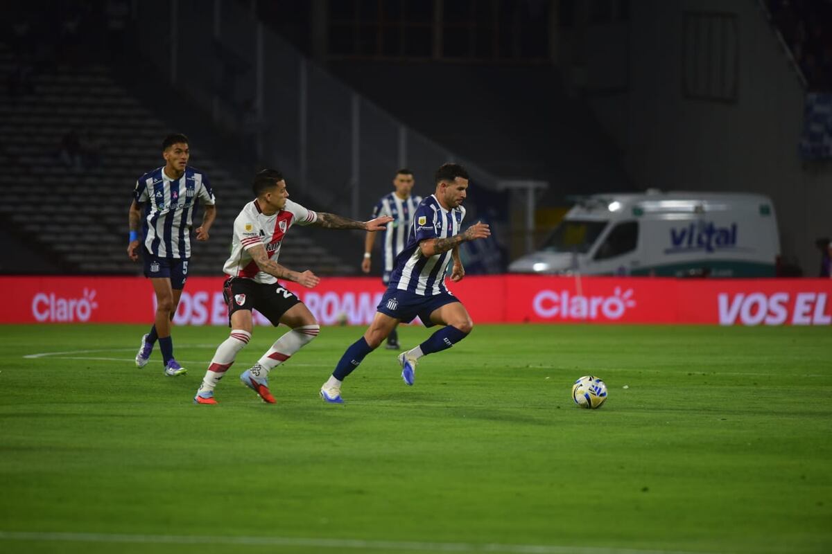 Talleres vs. River, en el Kempes por la fecha 13 del Clausura. (Nicolás Bravo / La Voz)
