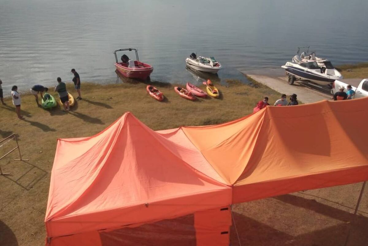 Buscan a un hombre en el lago de Embalse del río Tercero (Federación de Bomberos Voluntarios).