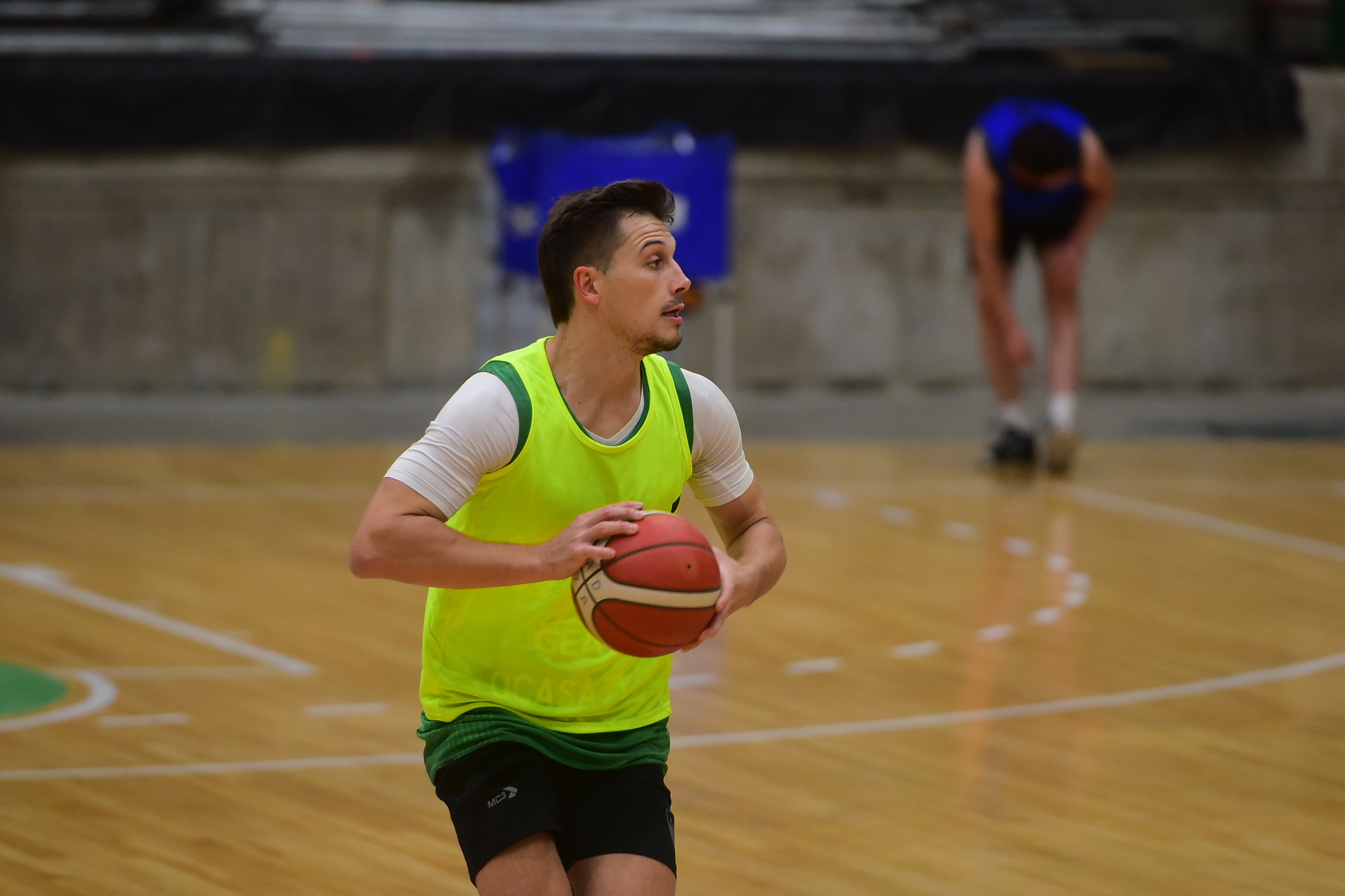 Atenas arrancó la pretemporada con la presencia del cordobés Santiago Ferreyra, cara nueva del plantel. (José Gabriel Hernández / La Voz)