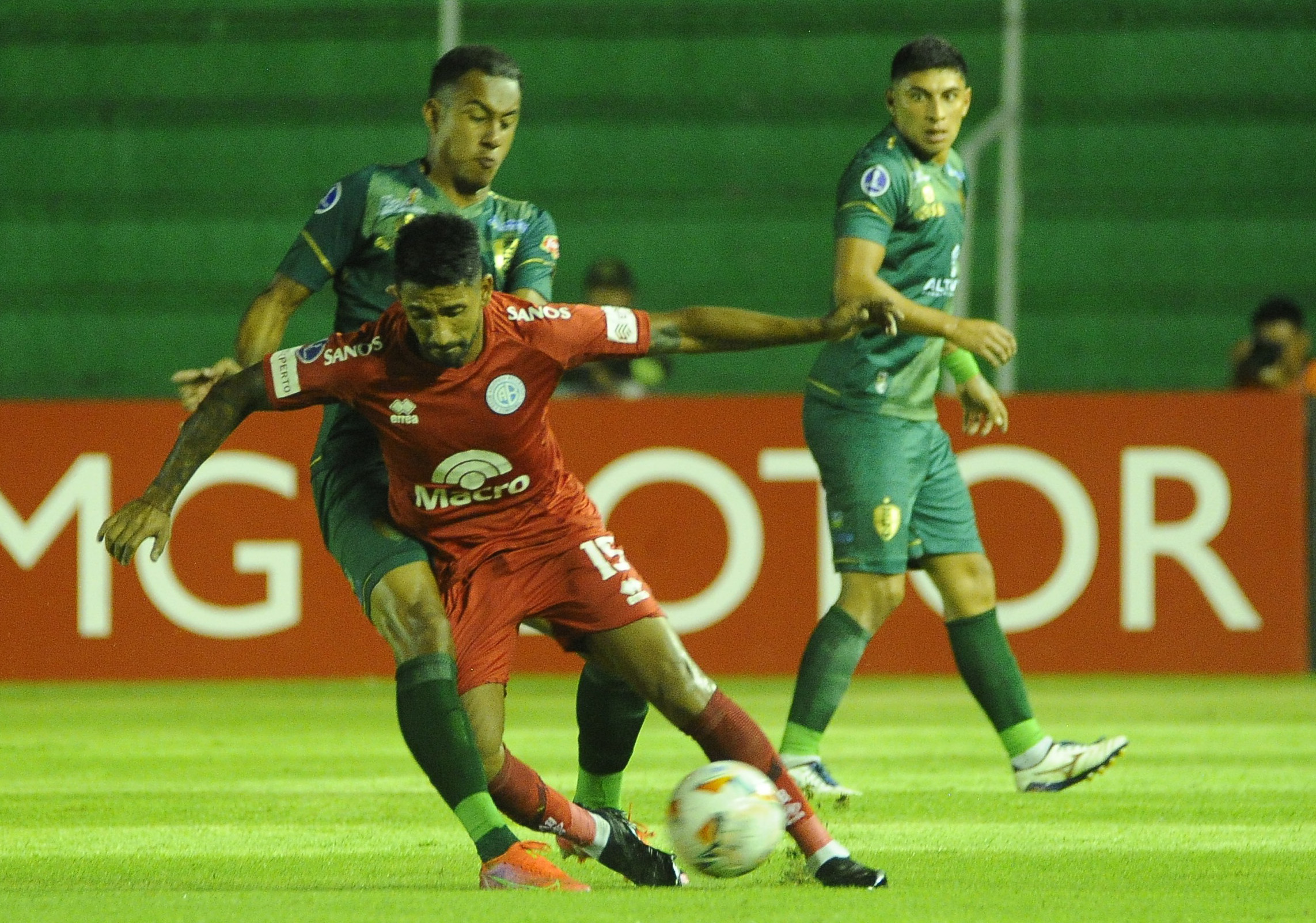 Matías García, volante de Belgrano en la visita a Real Tomayapo de Bolivia, por la Copa Sudamericana. (Fotobaires)
