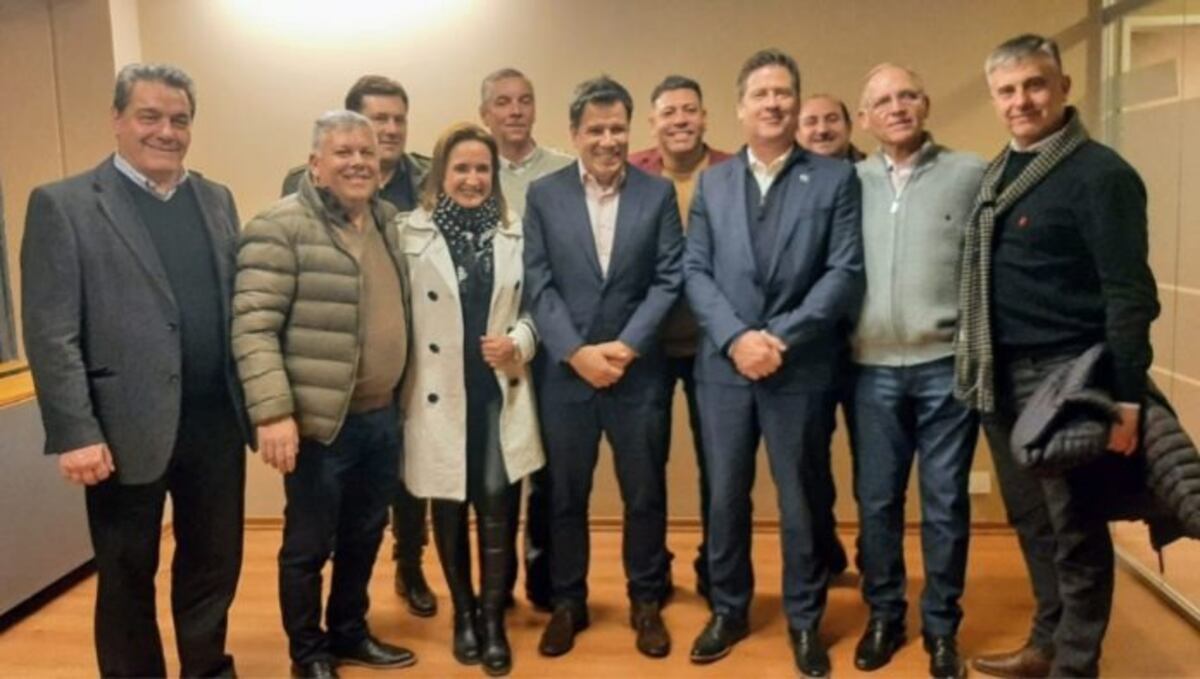 Intendentes radicales, junto a Facundo Manes.