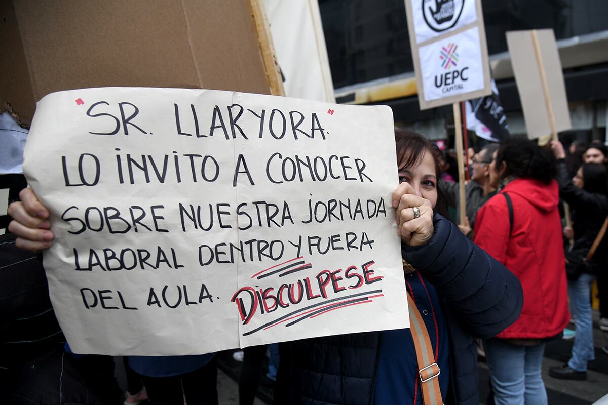 Diálogo. Luego del paro de 48 horas y la masiva protesta del martes último, se esperaba que el Gobierno volviera a convocar a la UEPC. Eso no ocurría esta semana. (Ramiro Pereyra)