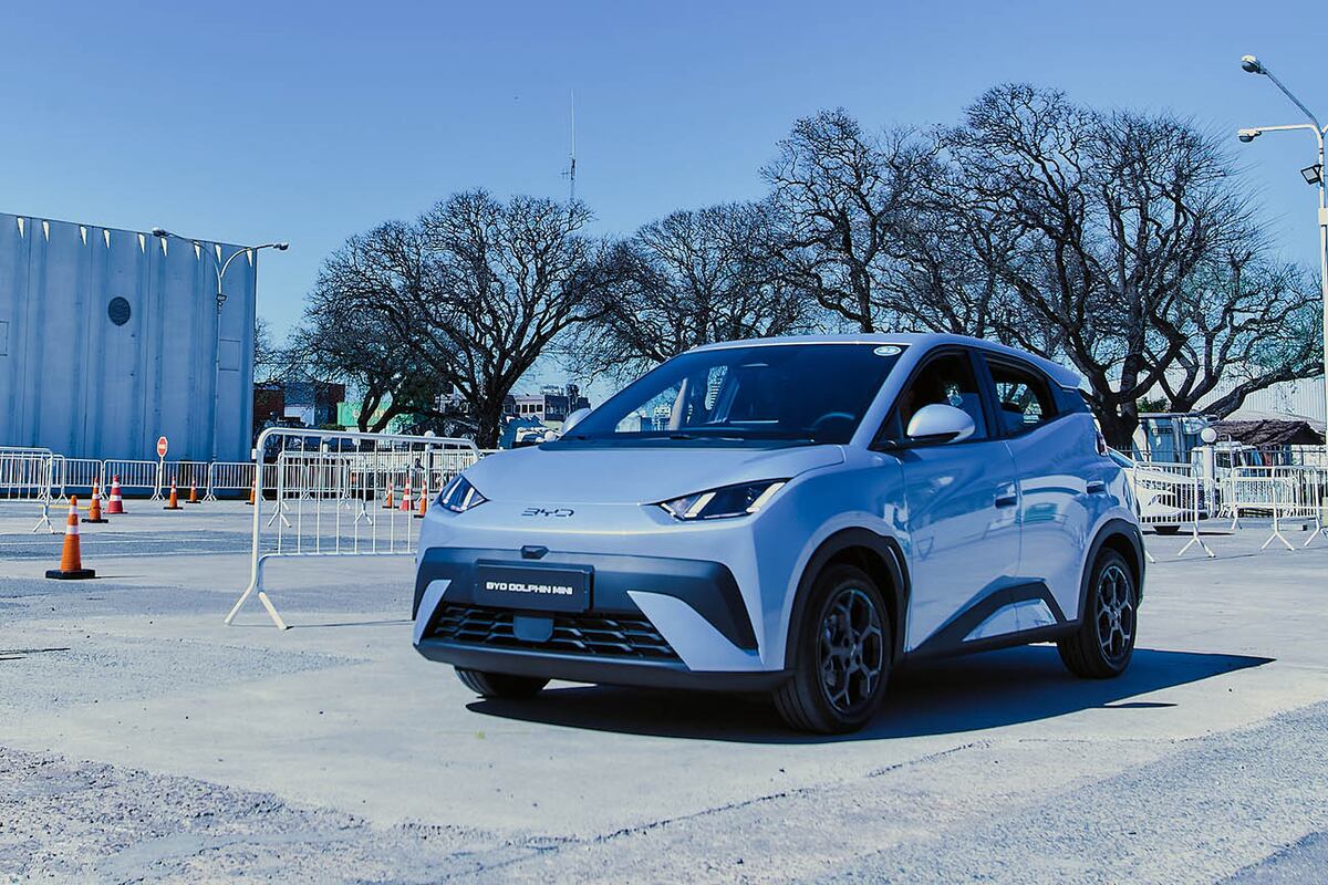 El Dolphin es un hatchback eléctrico de BYD para el Segmento A (citycar). Es el modelo de entrada a gama de la marca en Argentina.