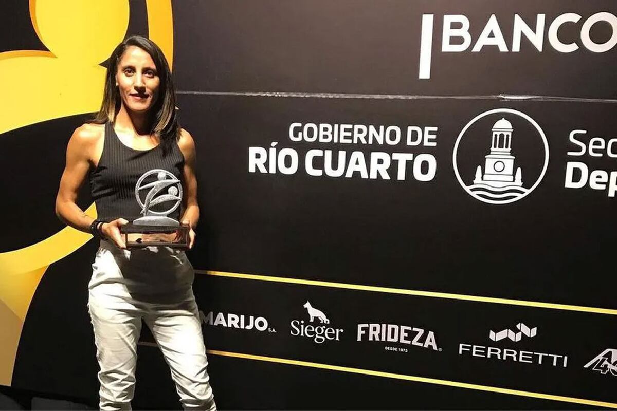 Río Cuarto. La maratonista olímpica Rosa Godoy fue distinguida en los Premios Deportes Río Cuarto y confirmó su participación en la Maratón de los dos Años. (Puntal).