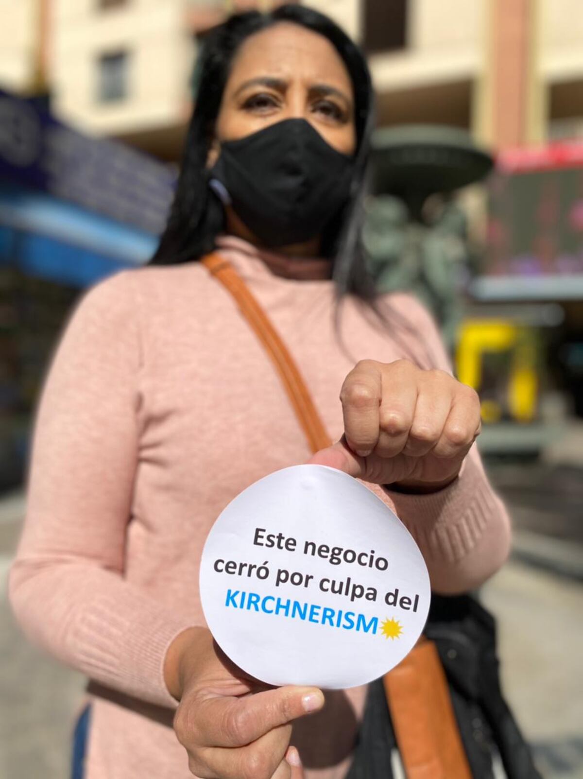 Soher el Sukaria pegó calcomanías en Córdoba capital (Juntos por el Cambio)