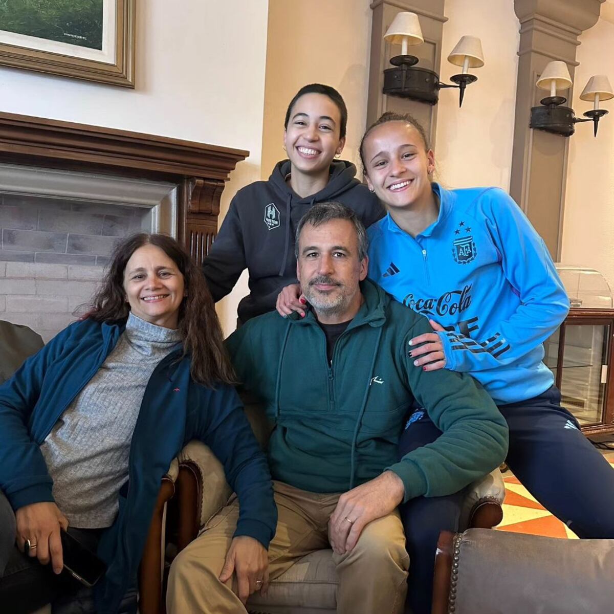 Así vive el Mundial Paulina Gramaglia y toda su familia. (Gentileza).
