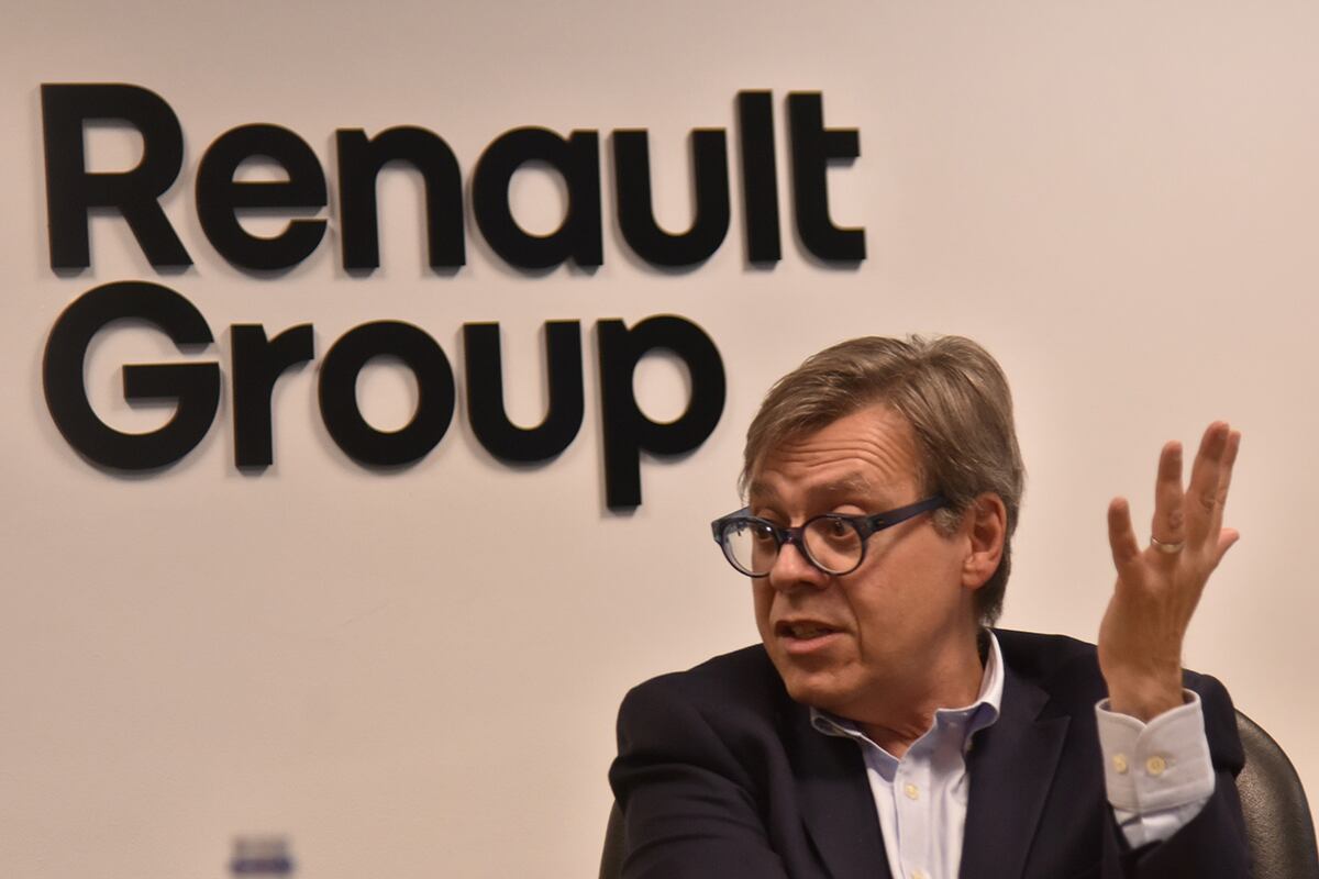 Patrick Benammar, vicepresidente de Formación y Desarrollo Global Grupo Renault, en la planta de Santa Isabel. (Facundo Luque / La Voz)