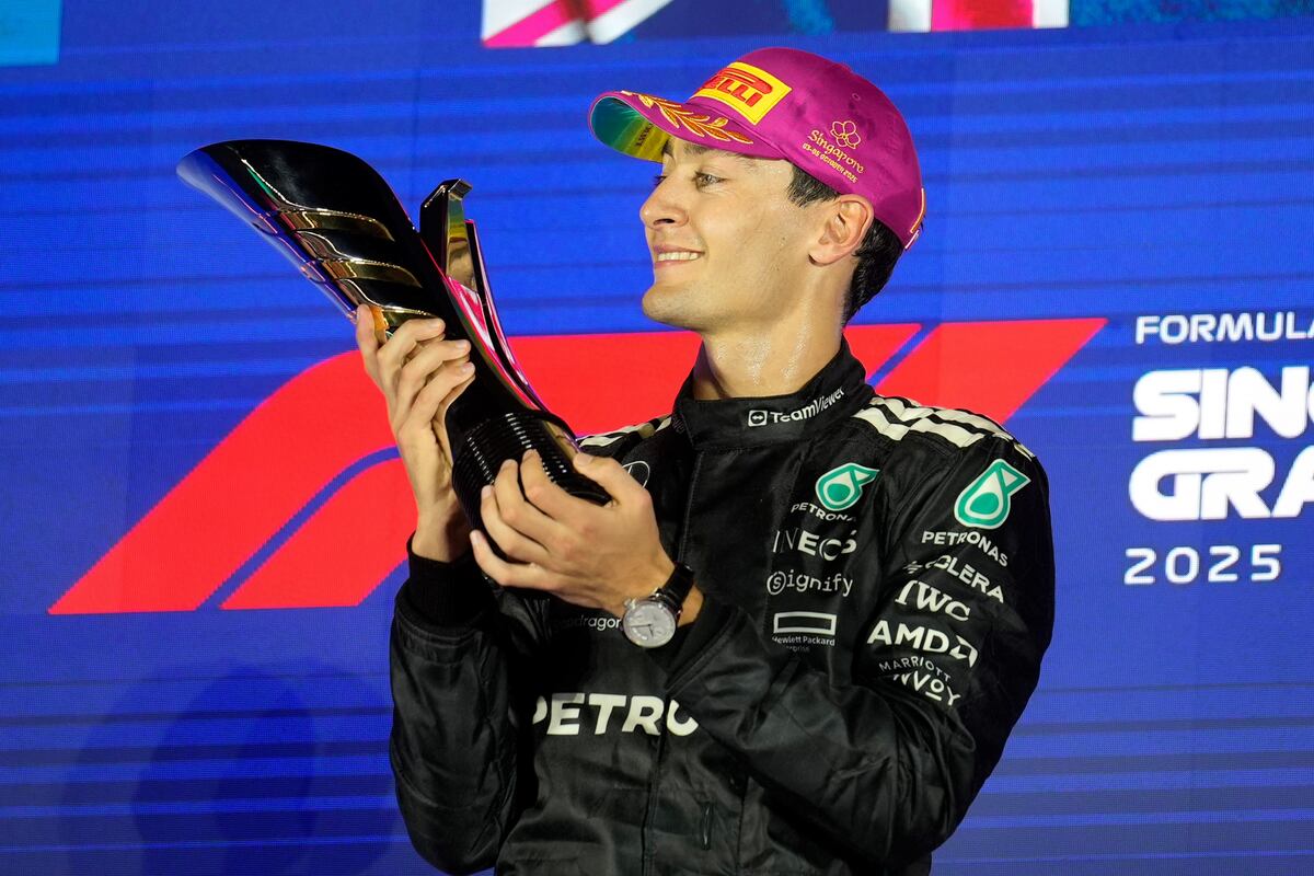 Russell brilla en Singapur, Colapinto sufre y McLaren festeja. (AP).