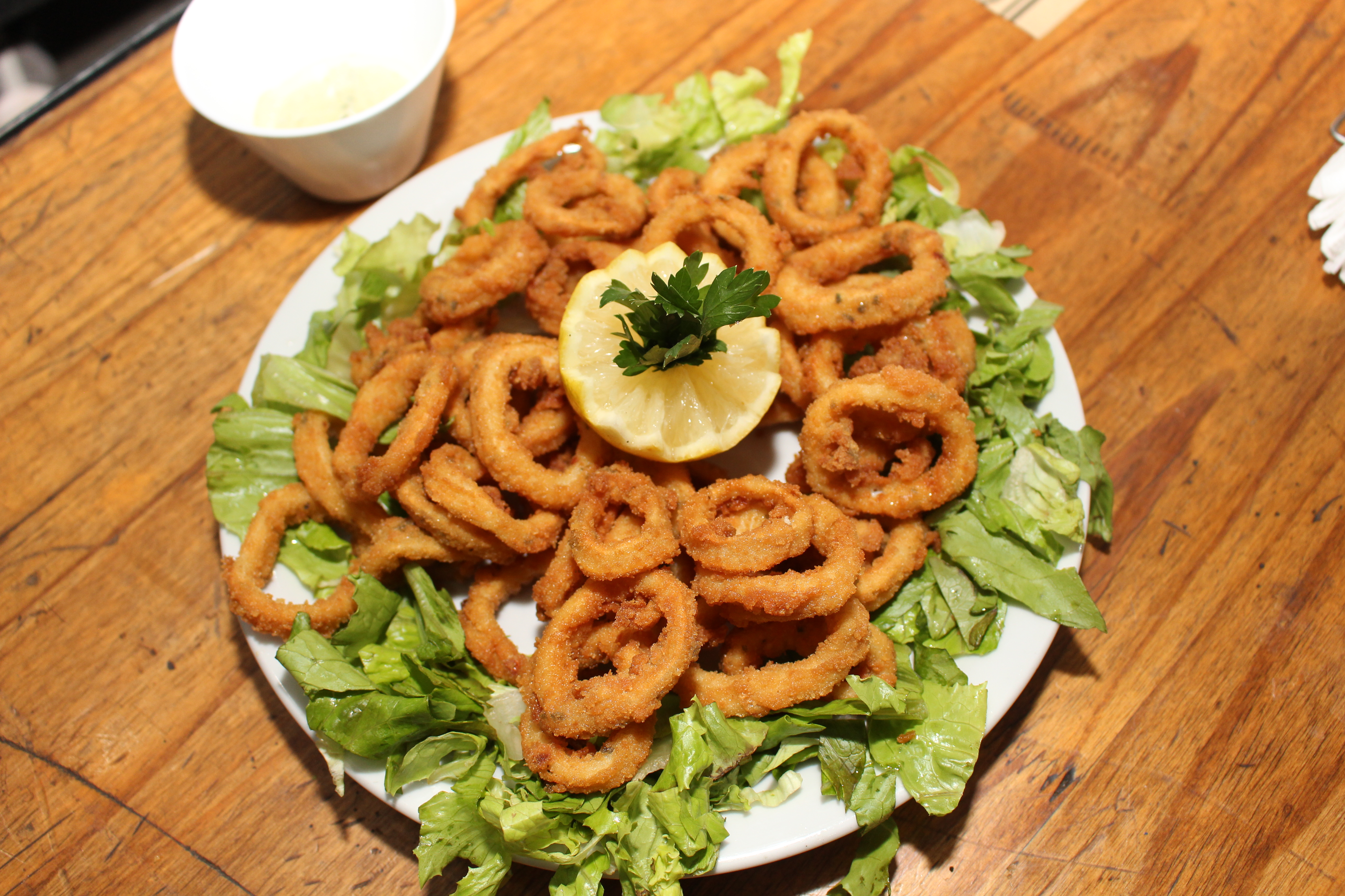 Cuánto saldrá comer rabas en Mar del Plata este verano