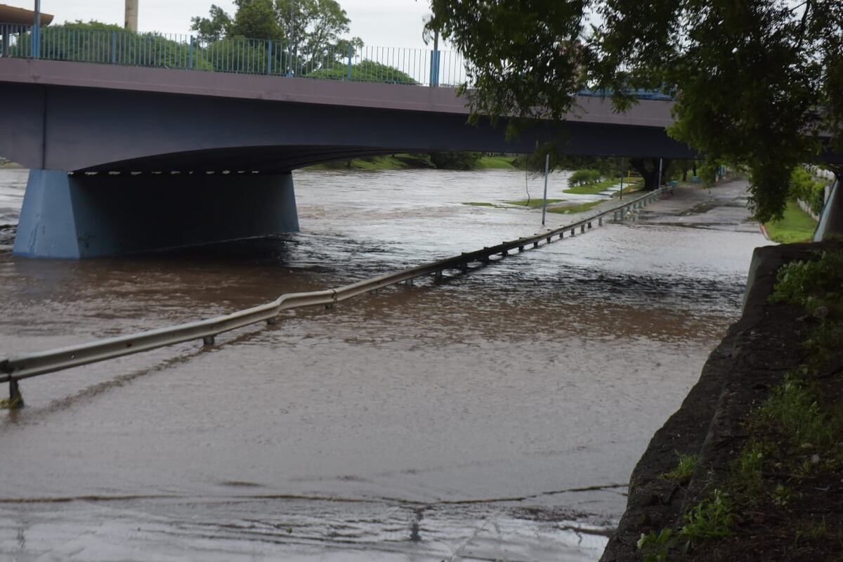 La avenida Costanera, tras la tormenta (José Hernández/LaVoz).