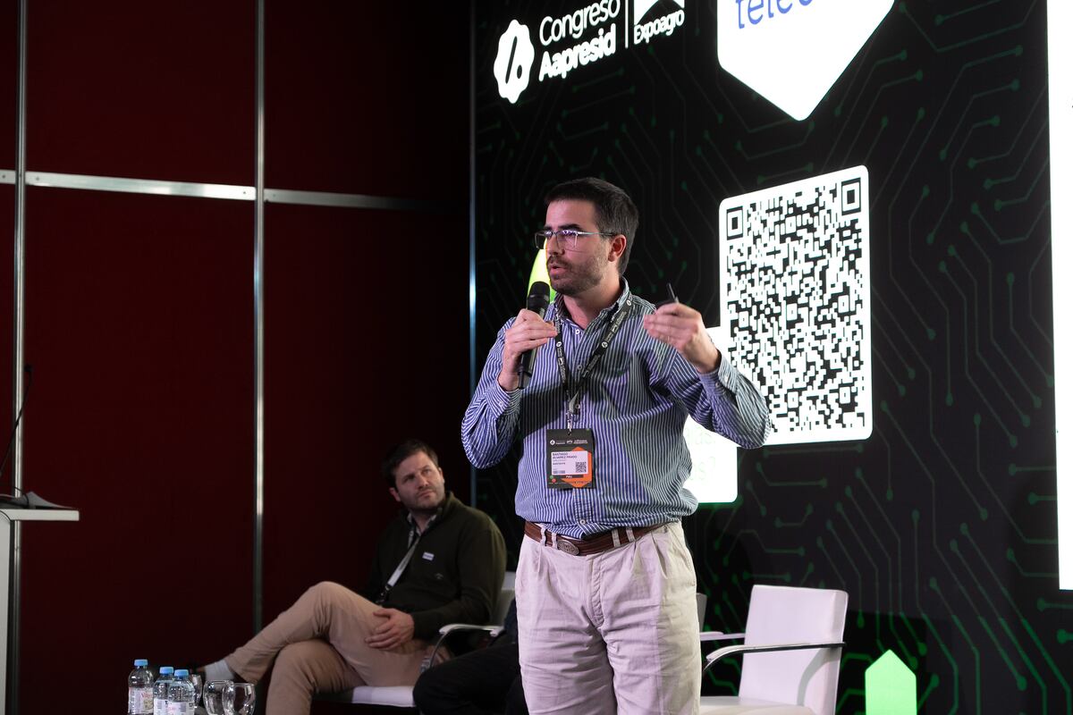MAÍZ TARDÍO. Santiago Álvarez Prado,  doctor en ciencias agrarias e investigador de la Universidad Nacional de Rosario, durante su disertación en el Congreso. (Gentileza Aapresid).