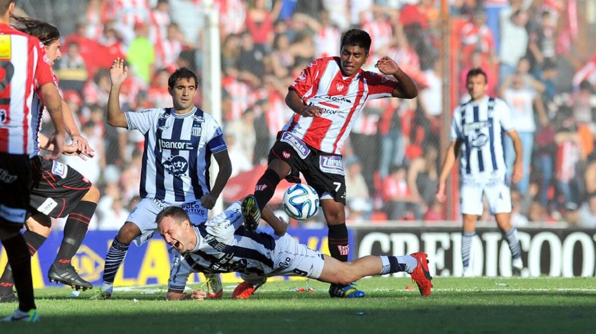 Correa vistiendo la camiseta de Instituto. También pasó por Racing de Nueva Italia. (Archivo / La Voz).